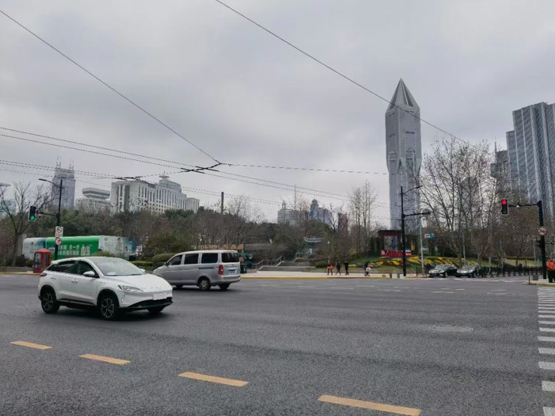 利用客戶賬外資金非法借貸的行為如何處理？深圳律師事務(wù)所告訴您